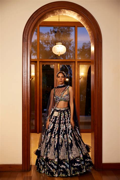 NAVY BLUE LEHANGA BLOUSE DUPATTA – Opus Atelier