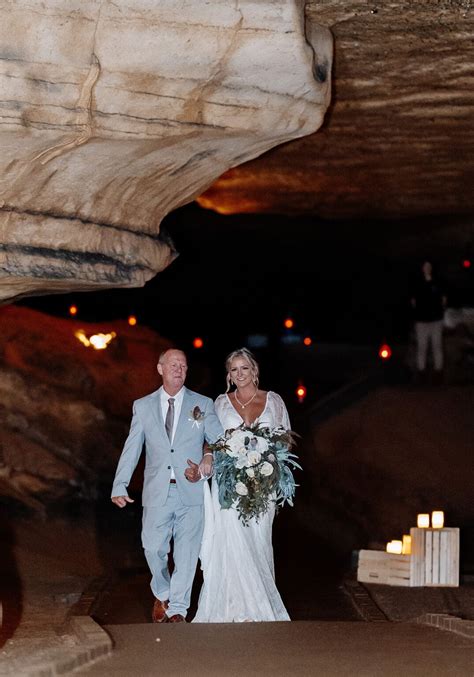 Weddings - The Barns at Marengo Cave