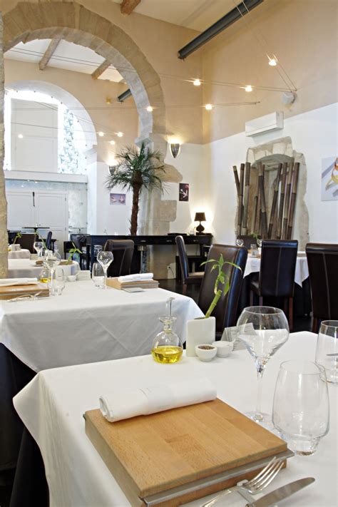 Restaurant Table Design 的图像结果