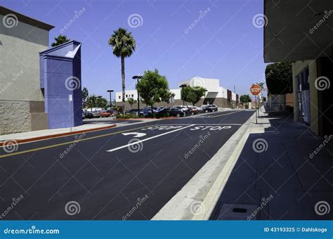 L.a Street Close To Venice Blvd Editorial Image - Image of close, road ...