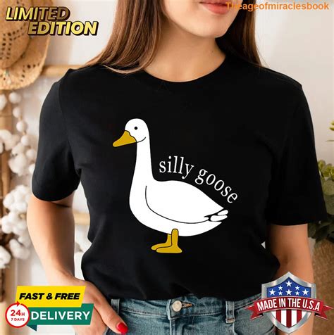 Funny Silly Goose Meme Cute Goose Aesthetic Trendy Clothing T-shirt