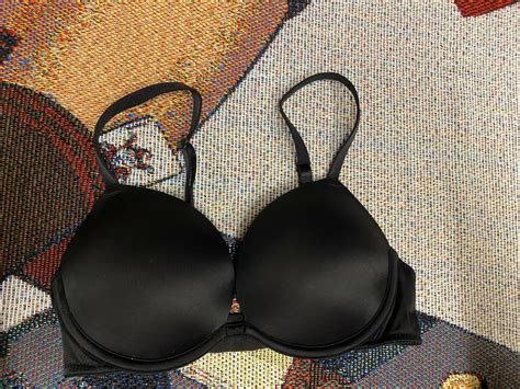 Victoria's Secret PINK 32B Bra Pre Owned - Gem