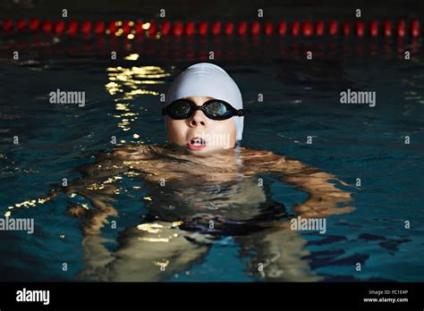 Swimming Kid 的图像结果