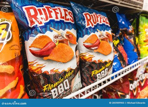 Ruffles Flamin Hot BBQ Crinkle-cut Potato Chips for Sale at a ...