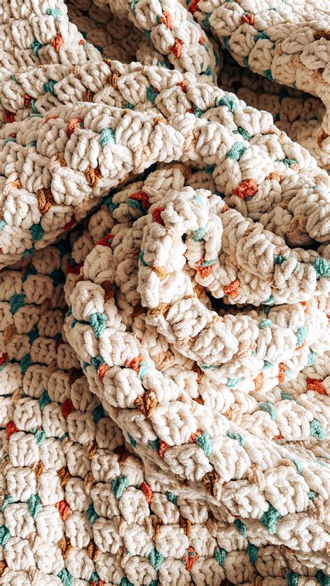 Cozy and Chunky Free Crochet Blanket Pattern | Chunky crochet blanket ...
