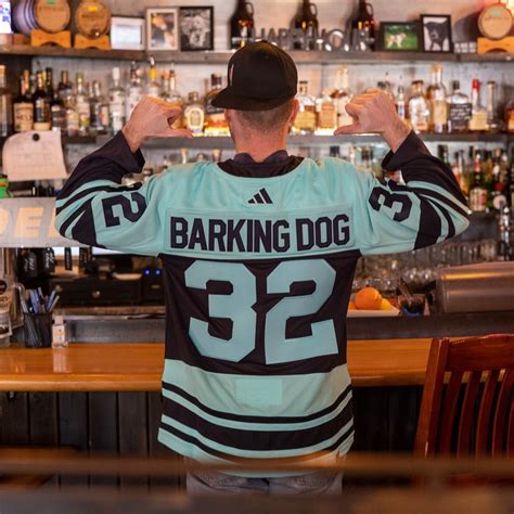 Seattle Kraken vs Edmonton Oilers, The Barking Dog Alehouse, Seattle ...
