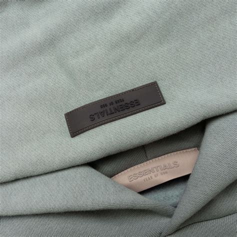 Essential Hoodie - Sycamore – Feature