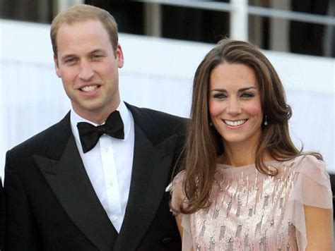 专家称，凯特王妃每次与威廉王子在一起时都会用招牌性动作_腾讯新闻