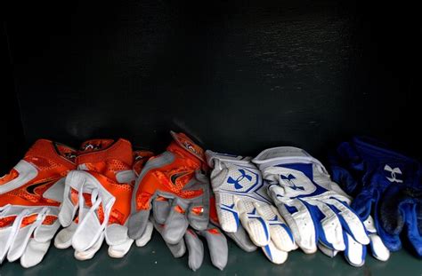 Which Stock Is Better: Nike Inc (NKE) or Under Armour Inc? (UA, UAA)