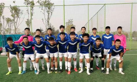 我校足球队喜获四川省大学生足球比赛冠军-成都工业学院体育教学部