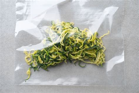 How to Freeze Zucchini Noodles (Zoodles) - Fueled With Food