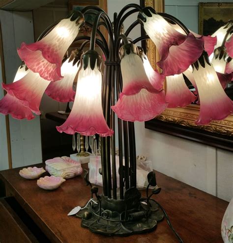 Dale Tiffany Style Tulip Lamp - Beautiful Home Decor