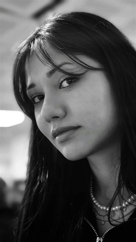 Women+Oiled+Up+Feet Photos, Download The BEST Free Women+Oiled+Up+Feet ...