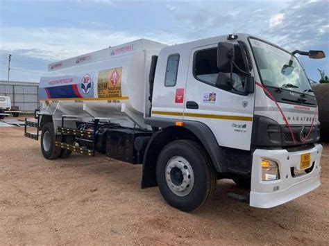 Petroleum Tanker - Top Loading Petroleum Tanker Manufacturer from ...