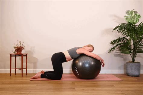 Swiss ball exercises in pregnancy: 12 moves to try, and how to make ...