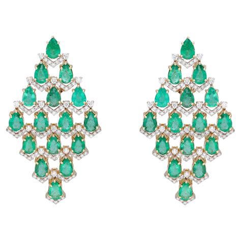 Natural Emerald and diamond earring 14k gold For Sale at 1stDibs