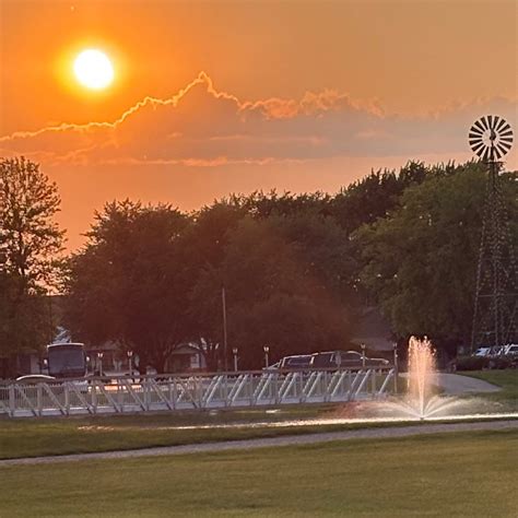 ESSENHAUS INN & CONFERENCE CENTER (Middlebury) - Hotel Reviews, Photos ...