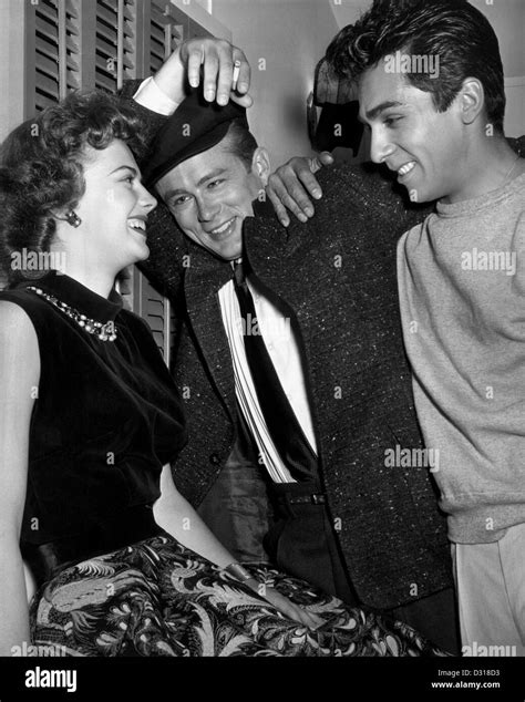 Natalie wood james dean Black and White Stock Photos & Images - Alamy