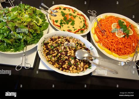 Restaurant Inside Table 的图像结果