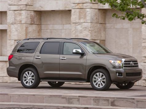 Hybrid Cars Gallery: 2011 Toyota Sequoia Official Pictures