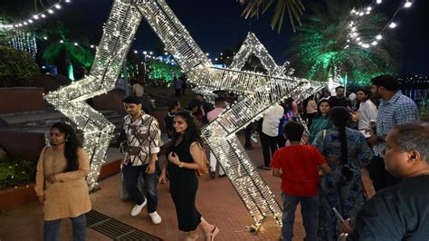 IN PHOTOS Mumbaikars head to Bandra to immerse in the Christmas 2024 spirit