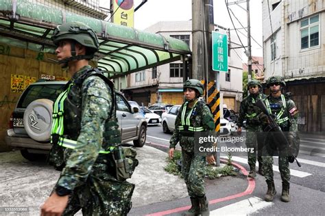 Reservists receive training during the annual Han Kuang military exercises in Taoyuan, Taiwan