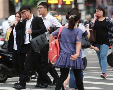外地人自己在上海怎么交社保？每个月最低可交多少？ - 知乎