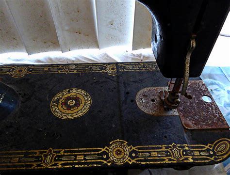 Vintage Sewing Machine 的图像结果