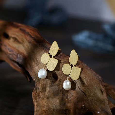 Abby Pearl Earrings | 18k gold plated jewellery online
