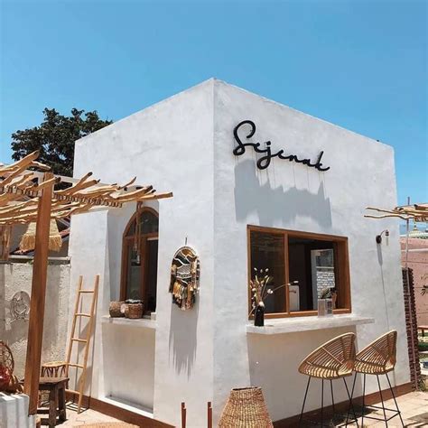 Small Cafe 的图像结果