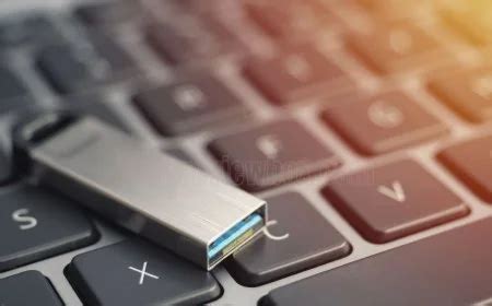 Image result for Computer Operating System On a Flash Drive