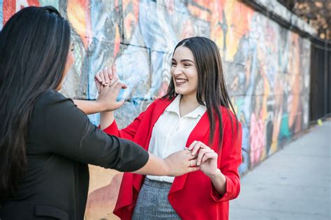 Happy People at Work 的图像结果