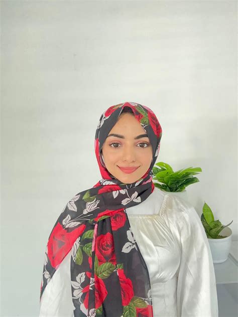 Ruby night chiffon printed hijab – PASTEL PARROTS