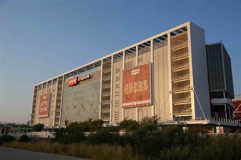 Seahawks vs. Patriots odds, picks: Experts reveals exact score predictions for the Big Game - CBS Sp Minimalist