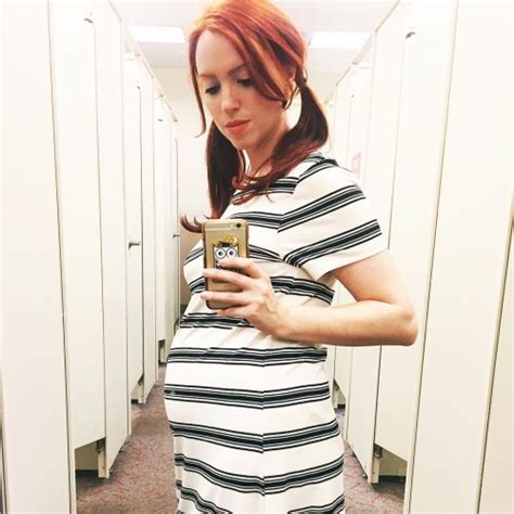 Porn Pictures Pregnant Redhead