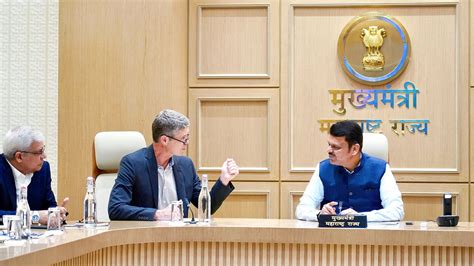 CM Devendra Fadnavis Lays Foundation For AWS Data Centre In Mumbai ...