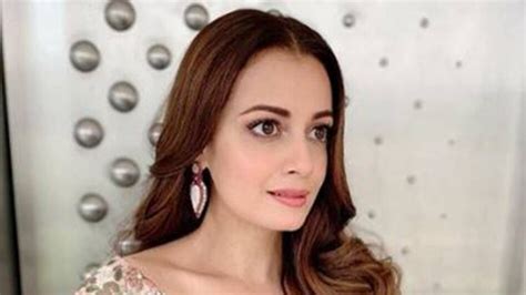 मुंबई: आरे में पेड़ों की कटाई के खिलाफ बॉलीवुड स्टार्स, ऐसे जताया विरोध ...