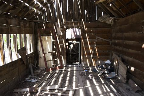 Abandoned Shed from a ghost town. Thompson Springs, UT [OC] [6000x4000 ...