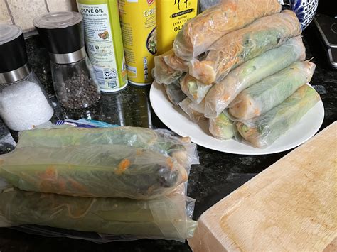 3325 calories worth of spring rolls (175 per) : r/Volumeeating