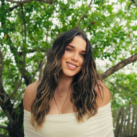 Cara Oficial, ex esposa de Beéle lanza nueva canción