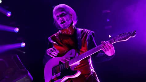 Why Mötley Crüe Chose John 5 As Its New Touring Guitarist | iHeart