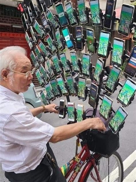 Pokemon Go Grandpa: 74-year-old Taiwanese man