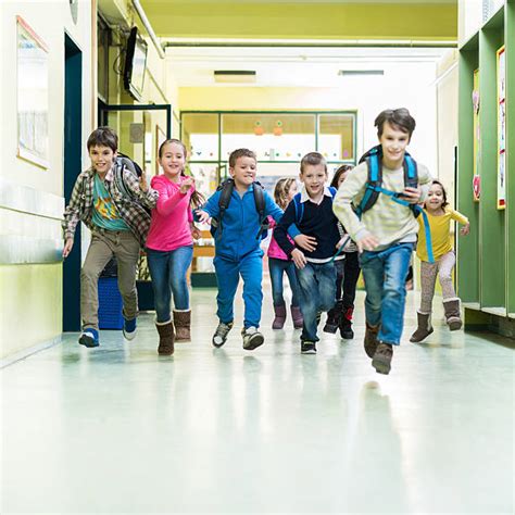 School Kids Running 的图像结果