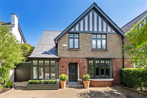 Refurbished Sandymount three-bed with well-equipped outdoor kitchen for ...
