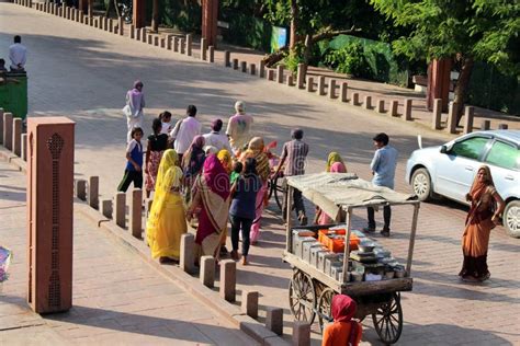 Local People Meaning 的图像结果