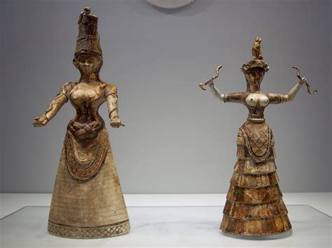 Snake Goddess Minoan