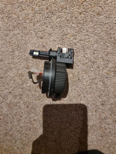 How have you guys fit LED bulbs? : r/E30