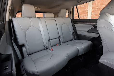 The 2021 Toyota Highlander Is Good for Occasional 8-Passenger Trips