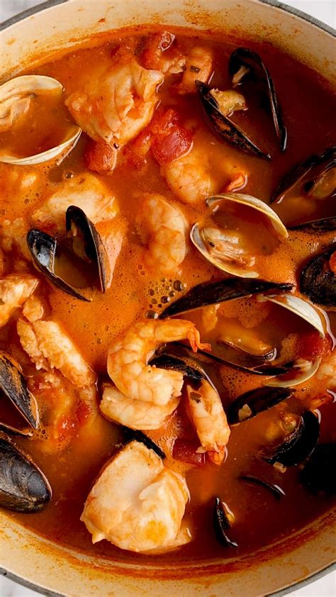Easy Cioppino (Seafood Stew) | Recipe | Seafood stew recipes, Seafood ...