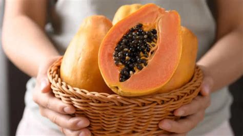 What Happens to Your Body When You Eat a Papaya Daily?